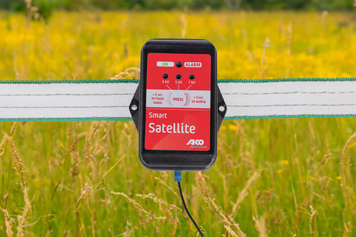 AKO Smart Satellite Zaun- und Batterieprüfer